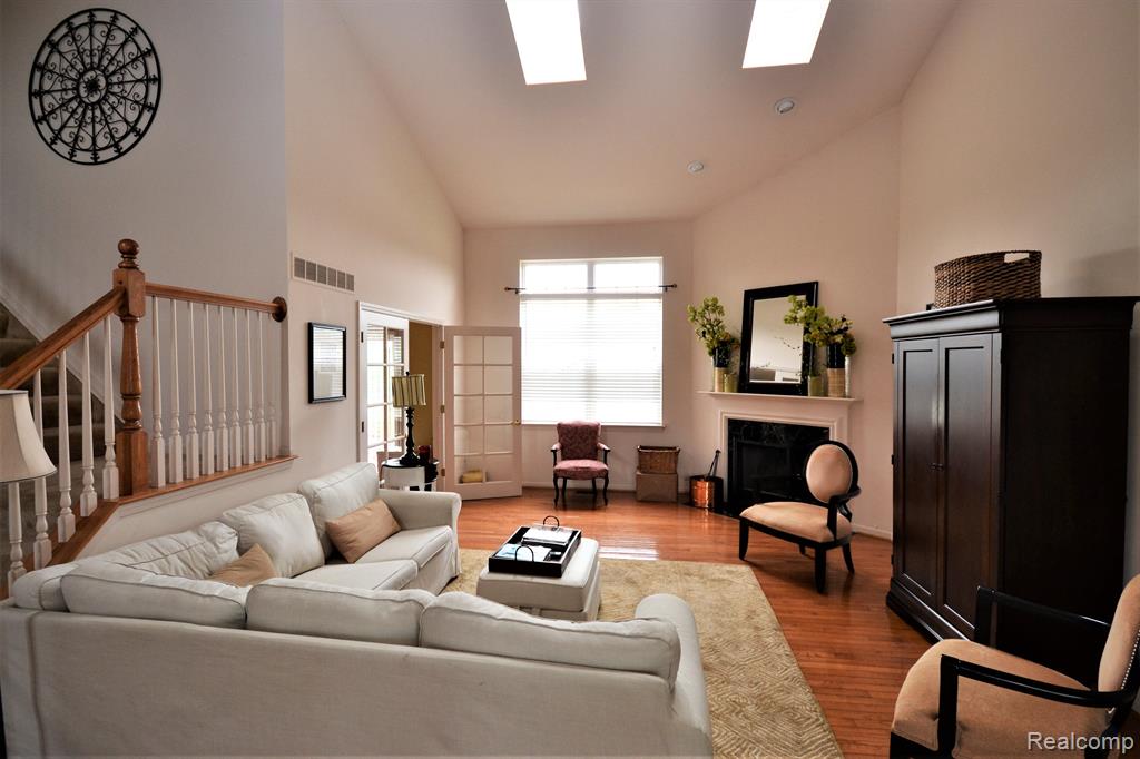 4890 Spring Meadow Drive, Clarkston, MI 48348 — Photo 3