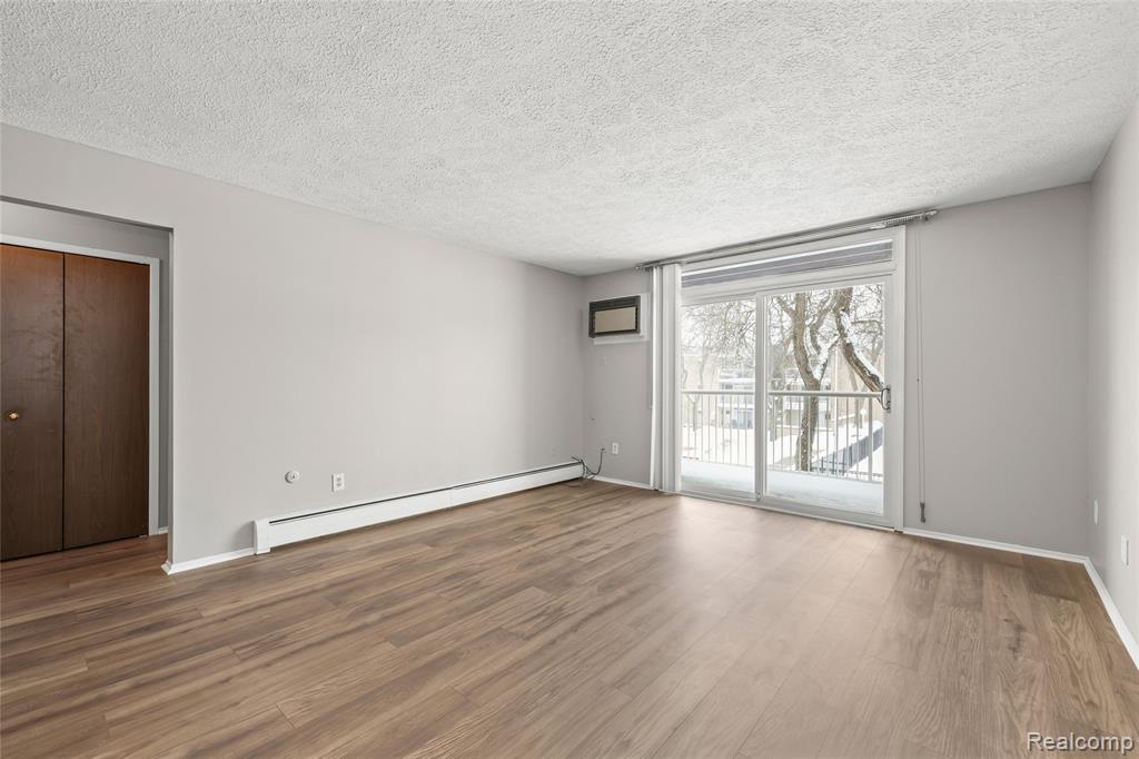 4909 Crooks Road, D6, Royal Oak, MI 48073 — Photo 9