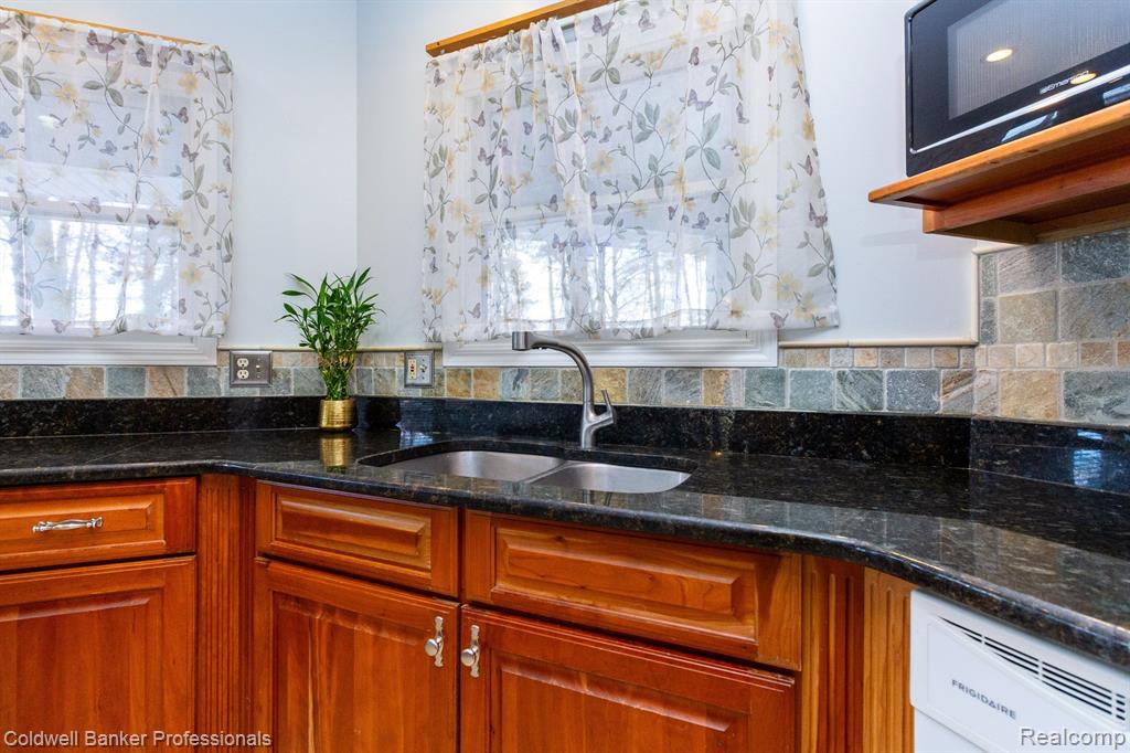 811 RAMSGATE Lane, Oxford, MI 48371 — Photo 13