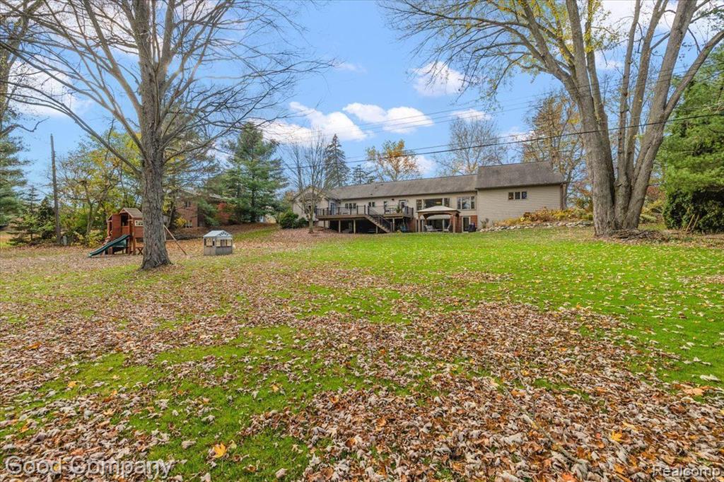 4671 BURNLEY Drive, Bloomfield Hills, MI 48304 — Photo 77