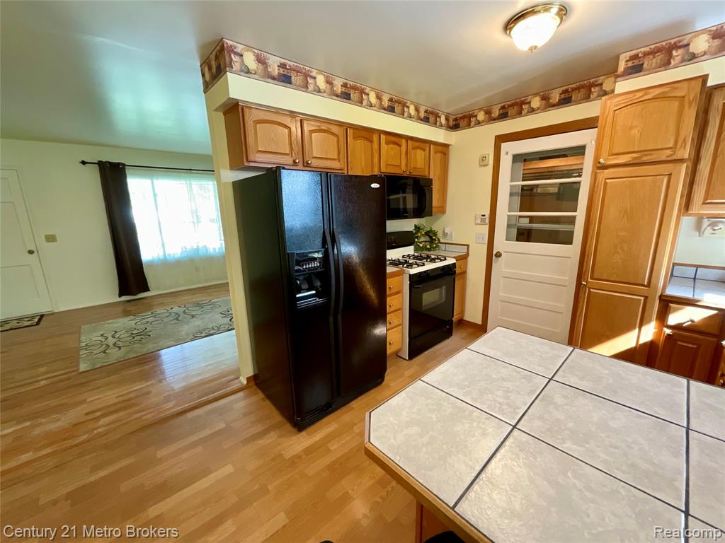 6272 Elro Street, Burton, MI 48509 — Photo 20