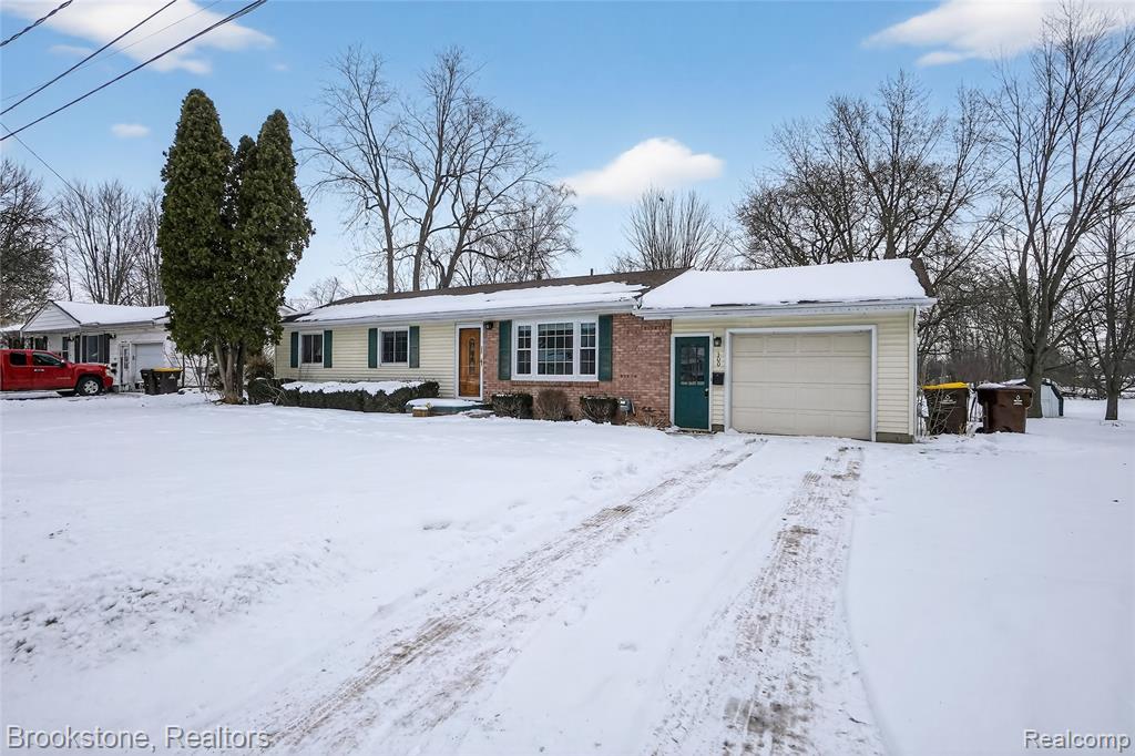 300 N Kibbee Street, MI 48879 — Photo 2