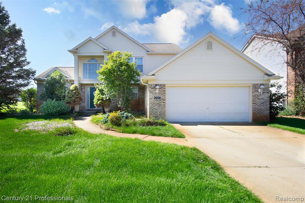 2004 Twin Sun Circle, Commerce Twp, MI 48390