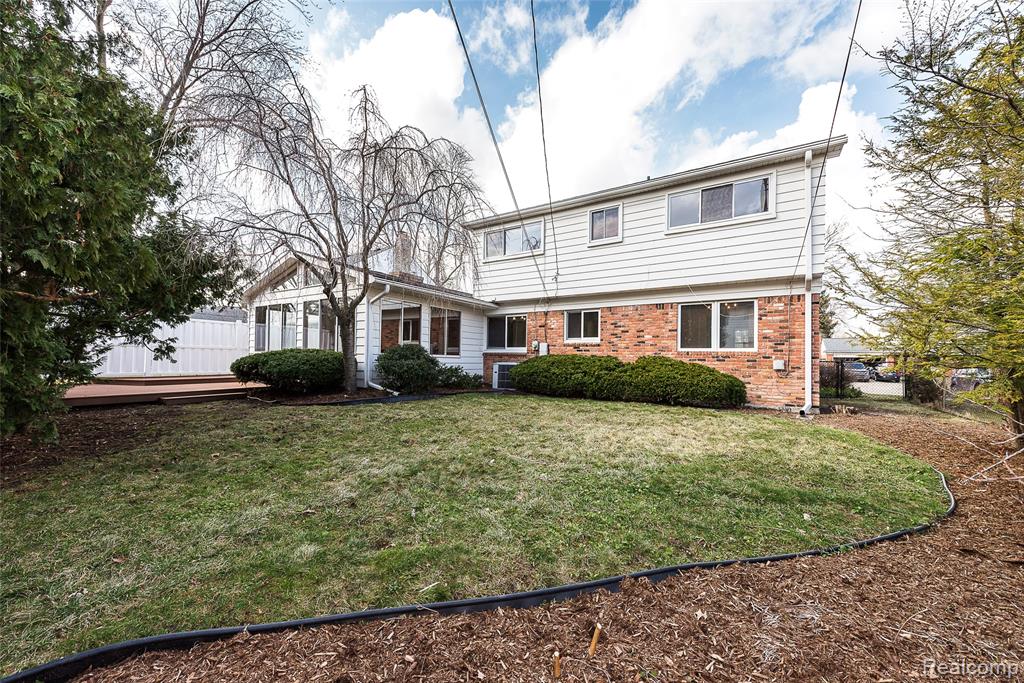 1937 Alhambra Drive, Ann Arbor, MI 48103 — Photo 2