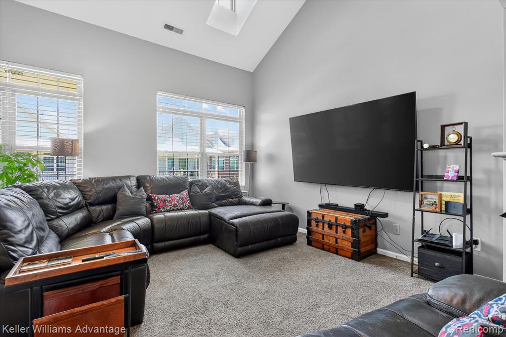 446 Old Pine Way, Walled Lake, MI 48390 — Photo 9