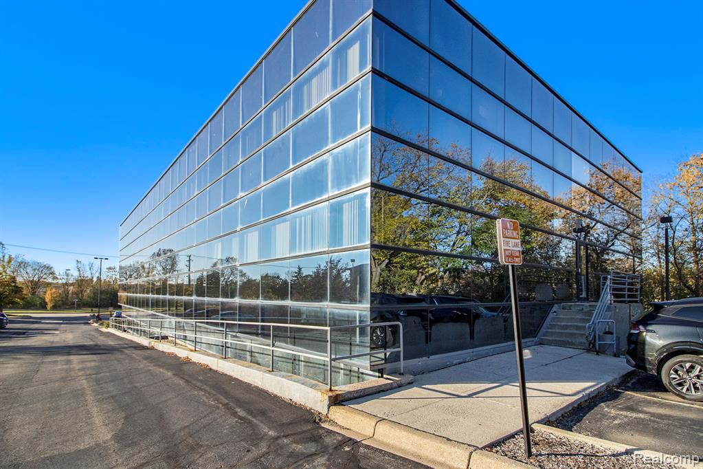 42450 W 12 Mile Rd Road, Novi, MI — Photo 4