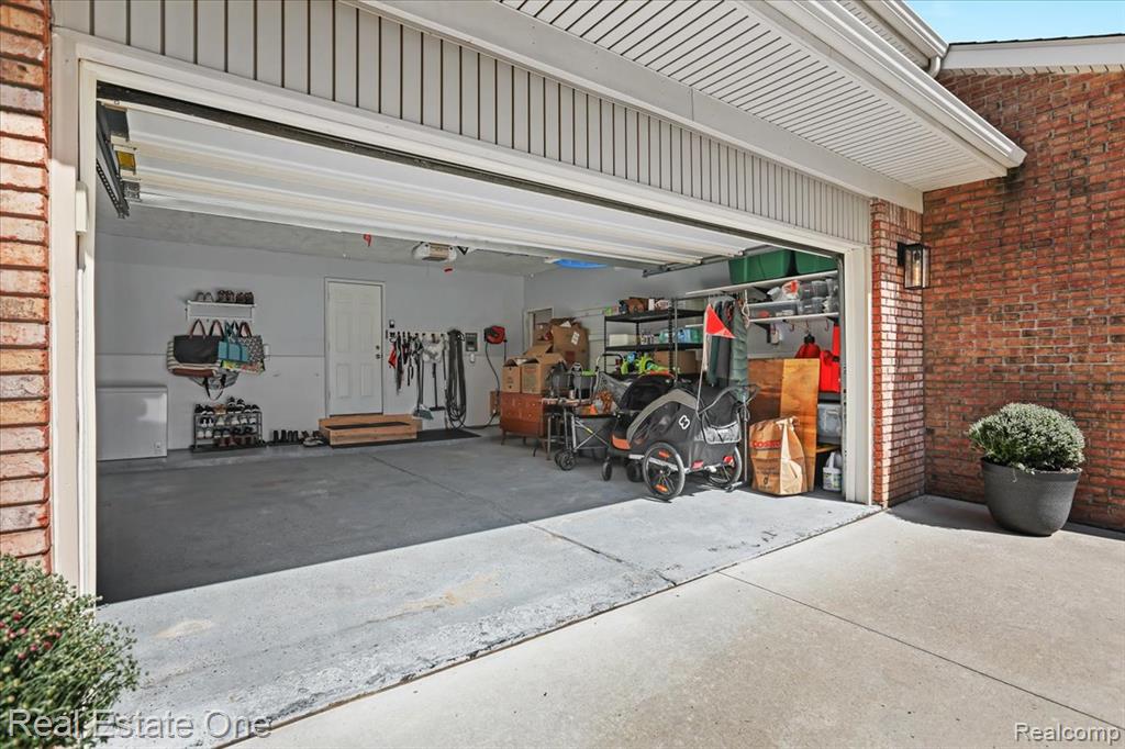 44650 W 11 Mile Road, Novi, MI — Photo 31