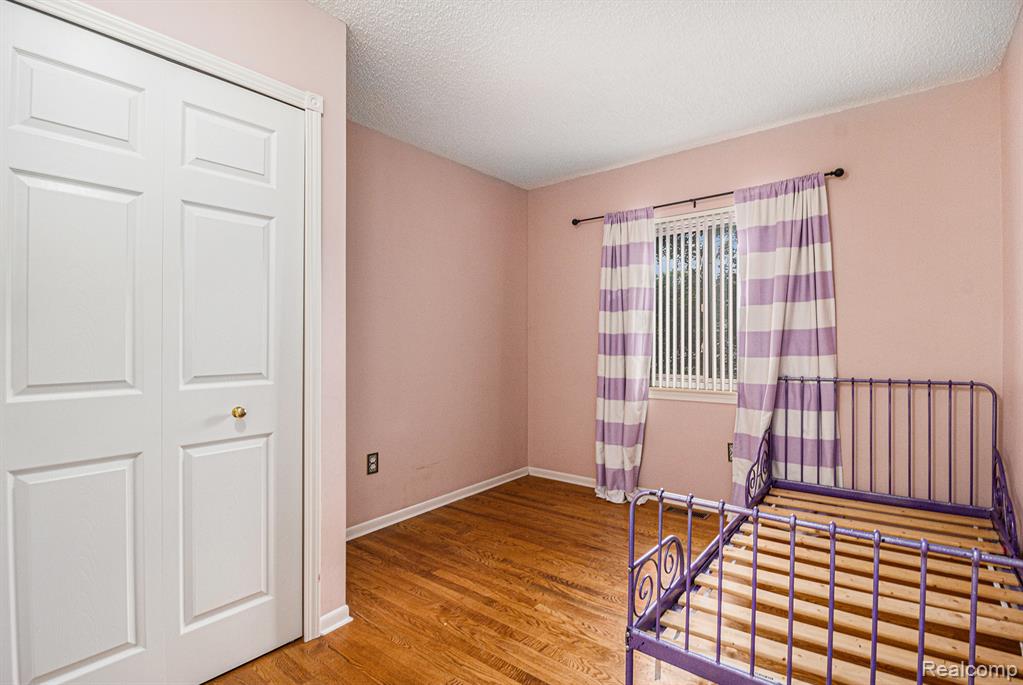 5524 Aylesbury Drive, Waterford, MI 48327 — Photo 16