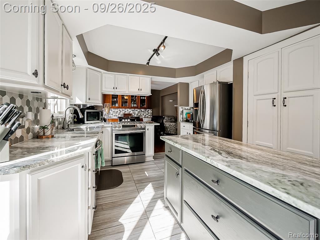 5854 Vincent Trail, Shelby Twp, MI 48316 — Photo 2