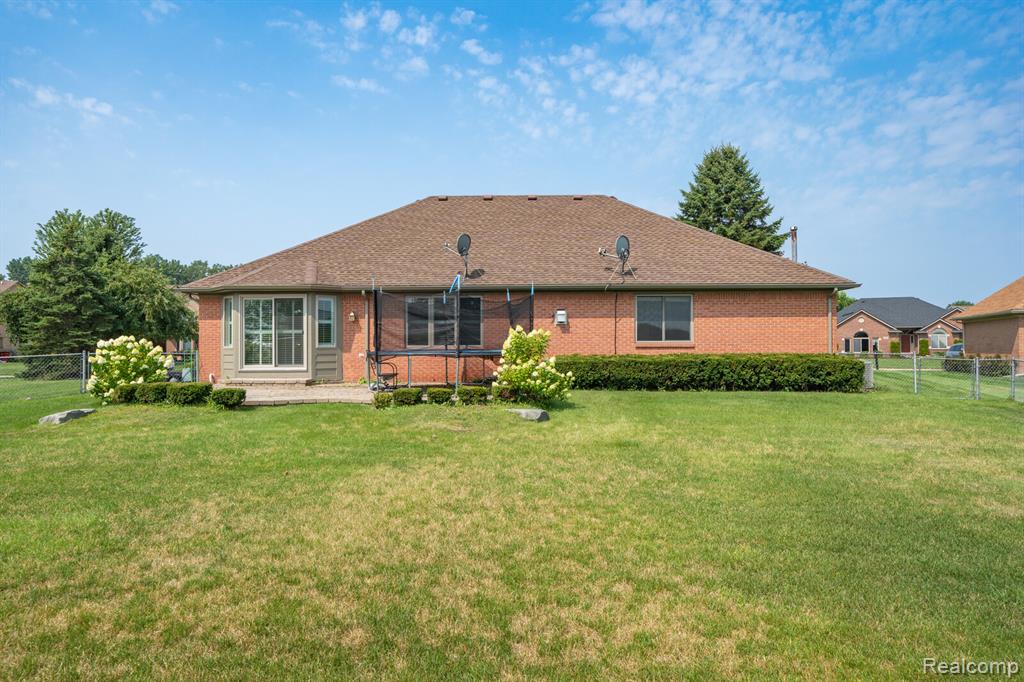 51384 Indian Pointe Drive, Macomb, MI 48042 — Photo 32