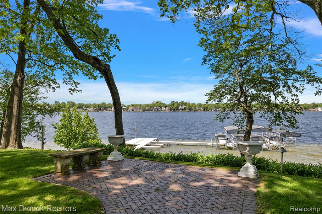 4740 Dow Ridge Road, Orchard Lake Village, MI 48324 — Photo 43