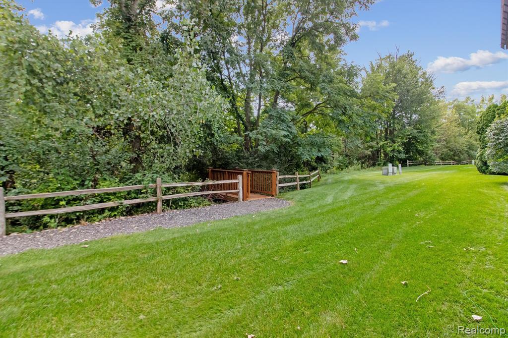 935 Mildred J Court, Brighton, MI 48116 — Photo 48