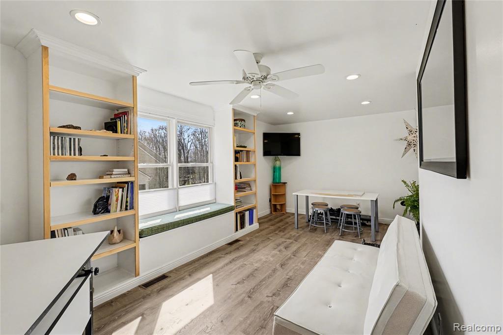 10229 Edgewood Drive, Grand Blanc, MI 48439 — Photo 15