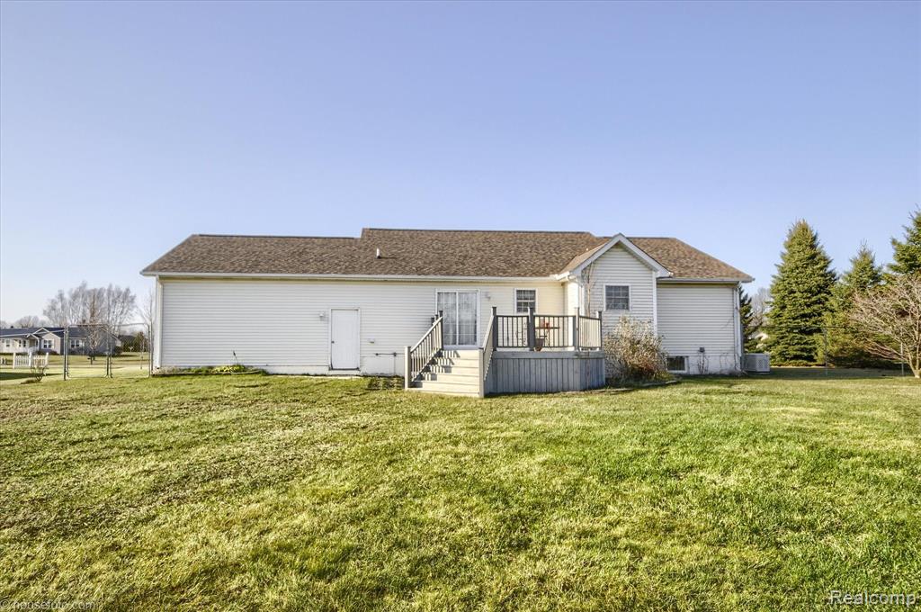 5732 COBBLESTONE Drive, North Branch, MI 48461 — Photo 2