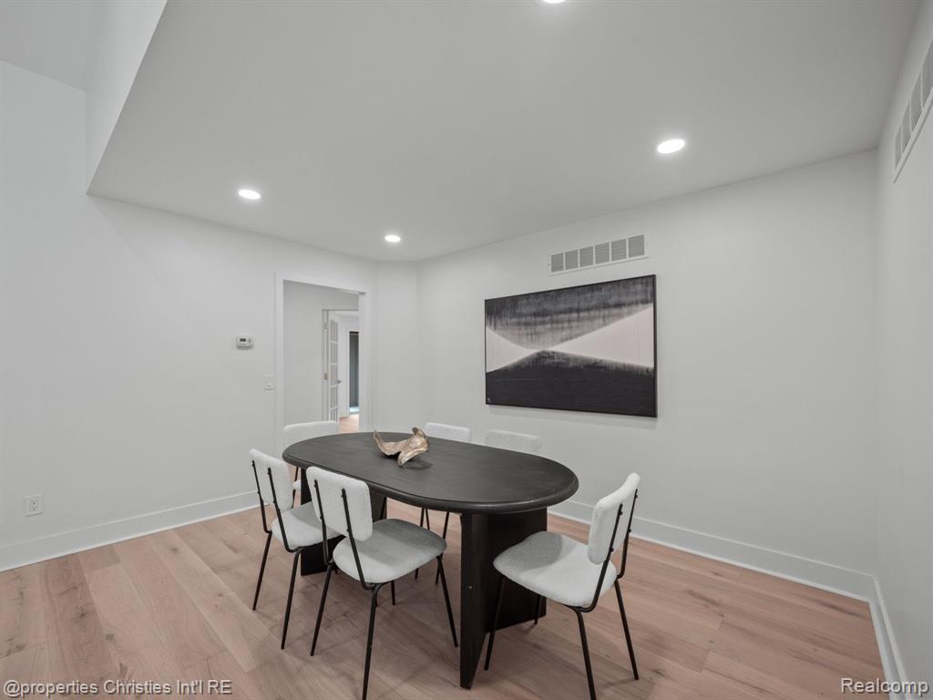 2459 HICKORY GLEN Drive, Bloomfield Hills, MI 48304 — Photo 8