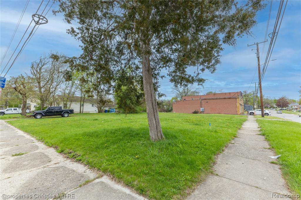 8 Myra Avenue, Pontiac, MI 48341 — Photo 2