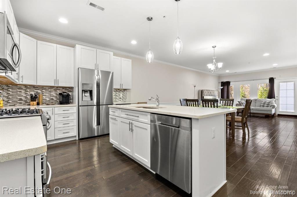 5570 ARBOR CHASE Drive, Ann Arbor, MI 48103 — Photo 4