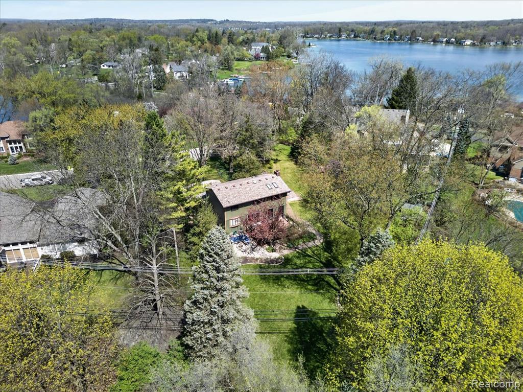 7025 Cedarbank Drive, West Bloomfield, MI 48324 — Photo 34