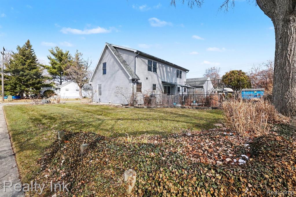 27132 Groveland Street, Madison Heights, MI 48071 — Photo 19