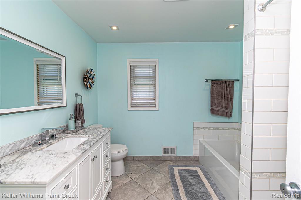 35452 Saint Clair Drive, New Baltimore, MI 48047 — Photo 21