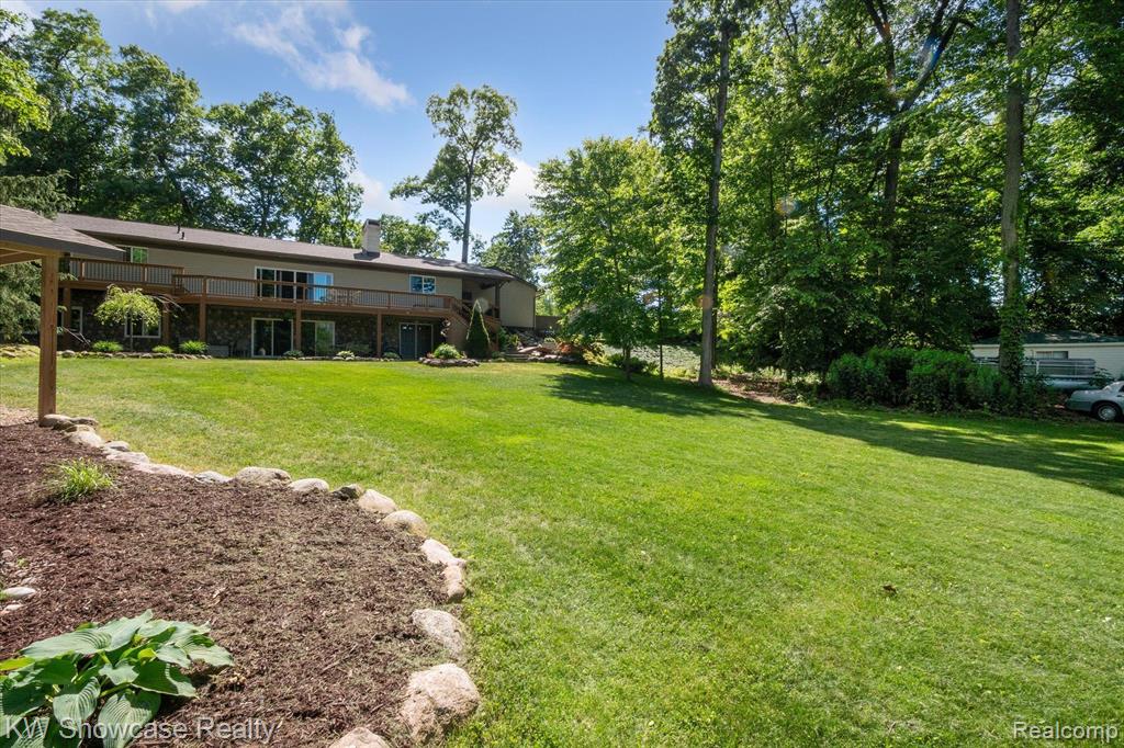 4020 Watuga Street, Commerce Twp, MI 48390 — Photo 3