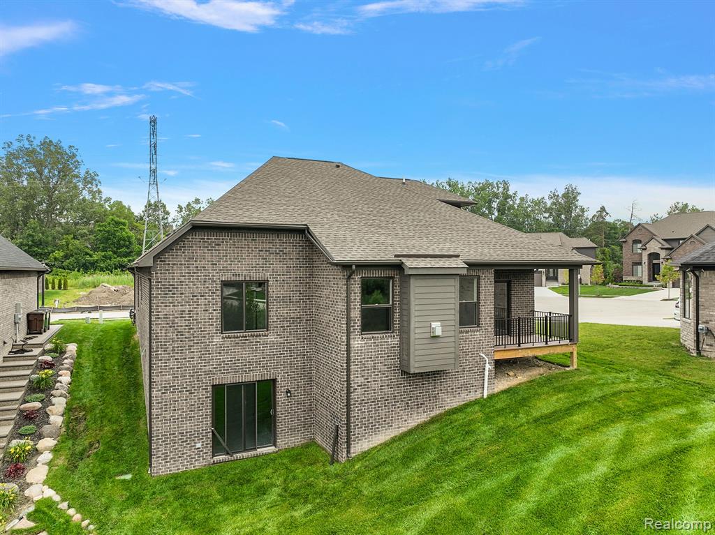 55308 HANFORD Court, Utica, MI 48316 — Photo 4