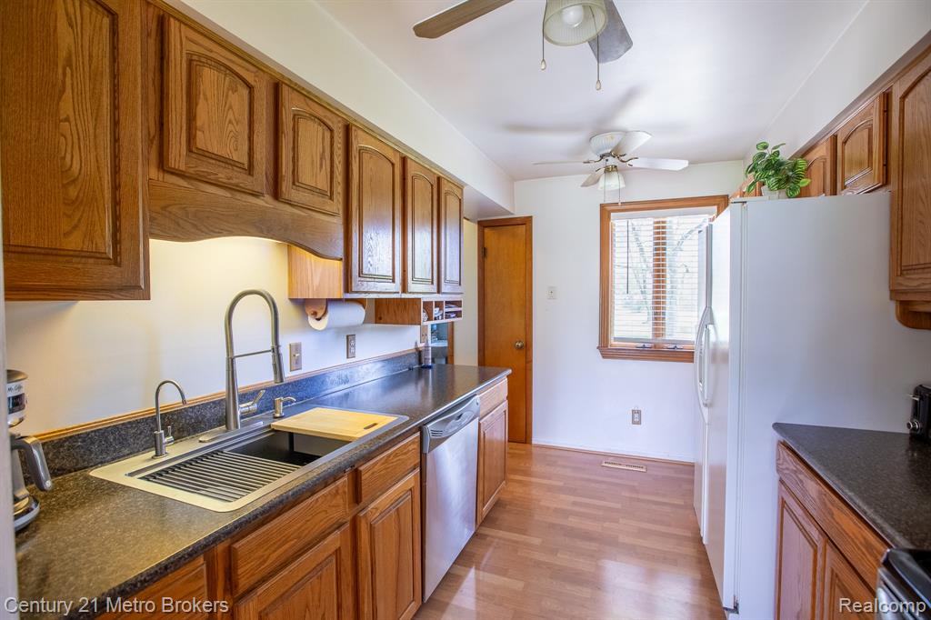 6043 N Gale Road, Davison, MI 48423 — Photo 9