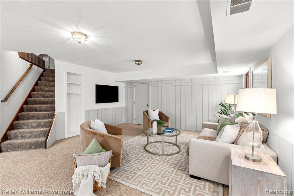421 BONNIE Circle, Howell, MI 48843 — Photo 21