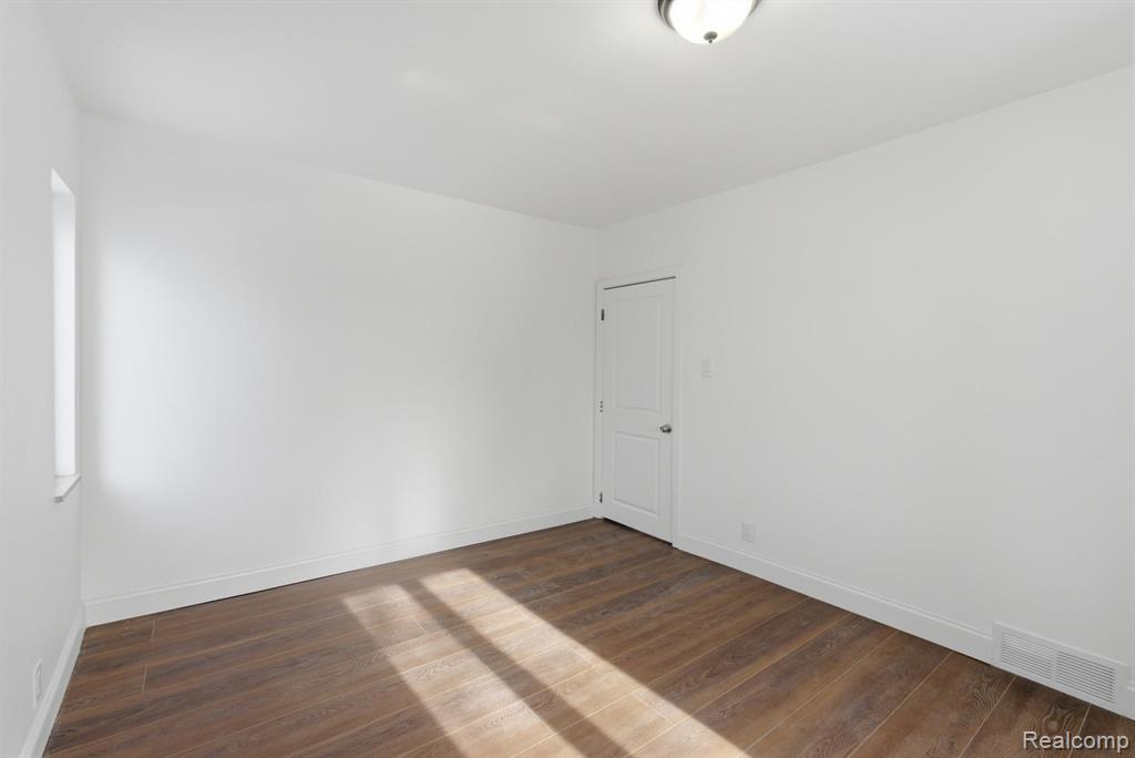 16022 Stephens Drive, Eastpointe, MI 48021 — Photo 16