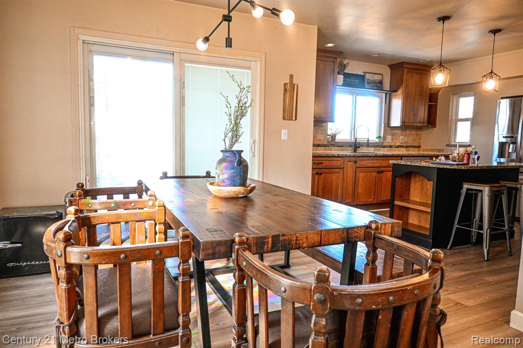 433 Dutch Mill Drive, Flushing, MI 48433 — Photo 10