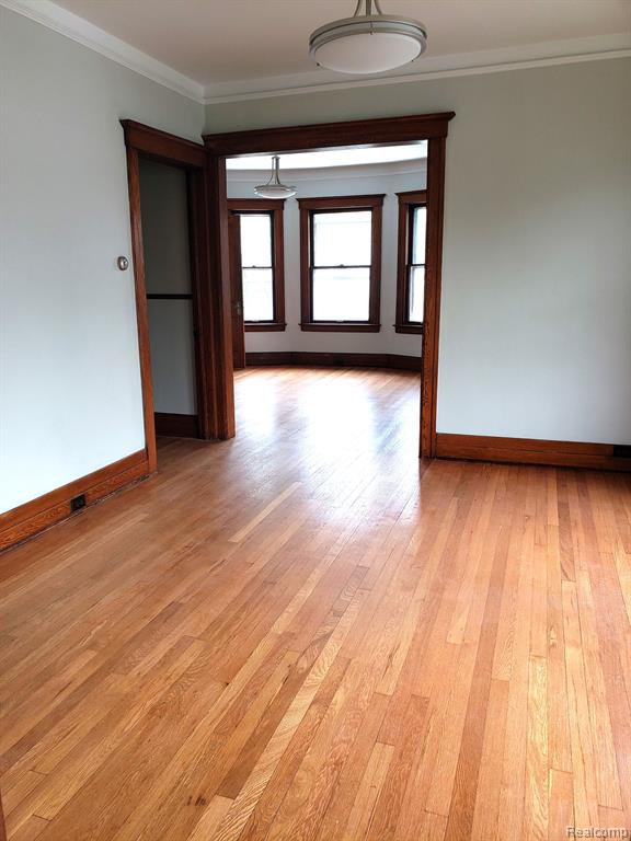2511 SEYBURN Street, Detroit, MI 48214 — Photo 12