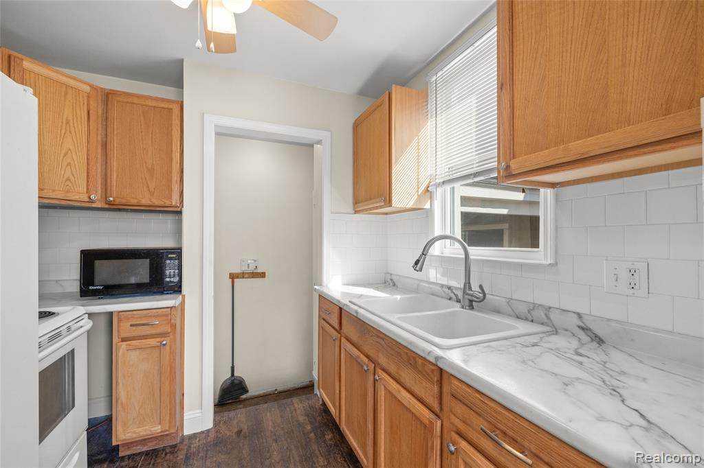 4964 Kenilworth Street, Dearborn, MI 48126 — Photo 5