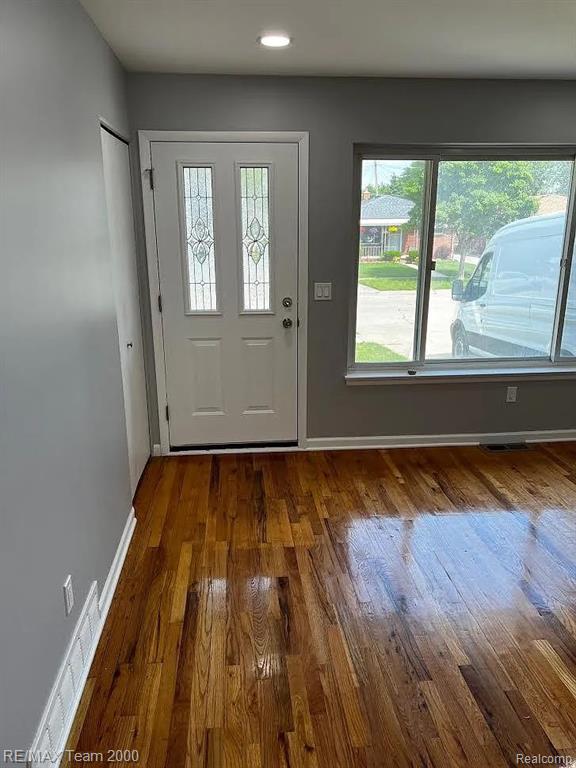 6577 N Lafayette Street, Dearborn Heights, MI 48127 — Photo 3