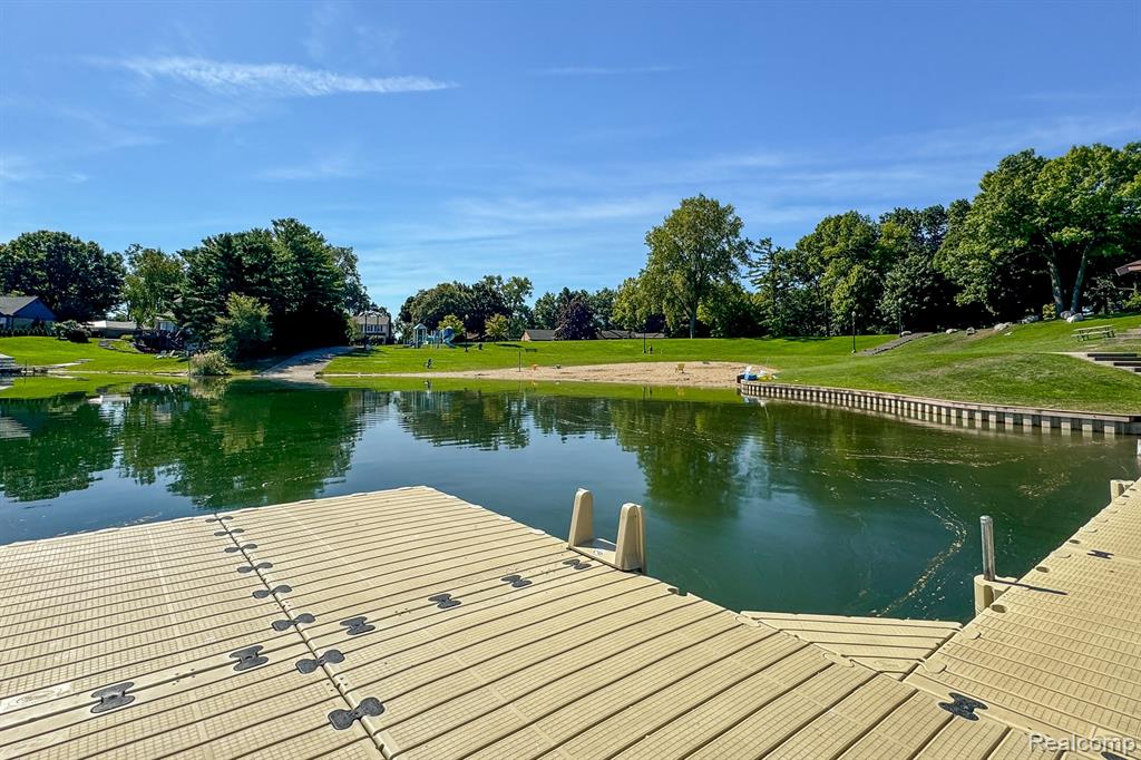 422 THORNEHILL Trail, Oxford, MI 48371 — Photo 51