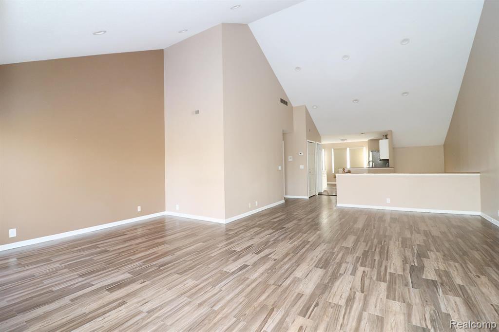 5302 ROYAL VALE Lane, Dearborn, MI 48126 — Photo 8
