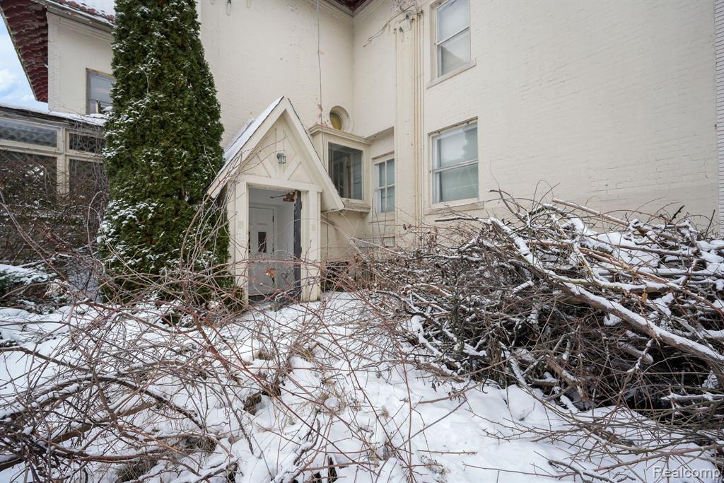 649 VAN DYKE Street, Detroit, MI 48214 — Photo 13