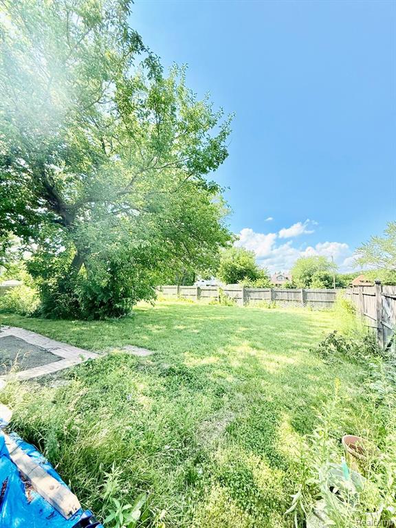 9129 Fischer Street, Detroit, MI 48213 — Photo 20