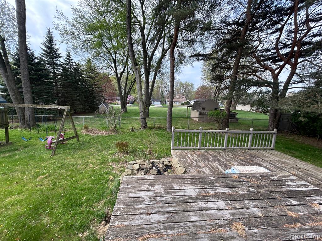 580 COLEBROOK Drive, Troy, MI 48083 — Photo 19