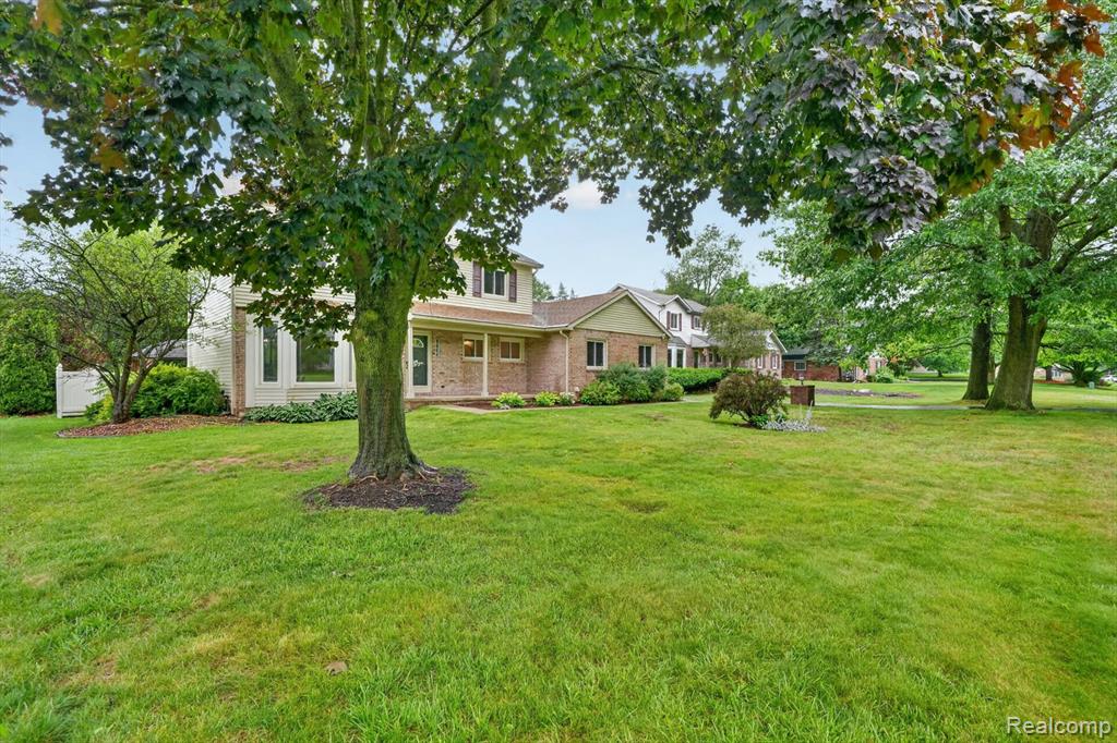 9664 Alger Drive, Brighton, MI 48114 — Photo 3