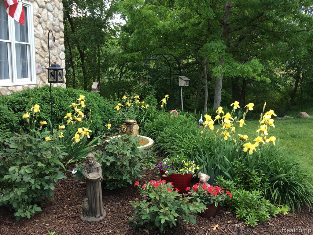 7988 Hillside Lakes Drive, Brighton, MI 48116 — Photo 76