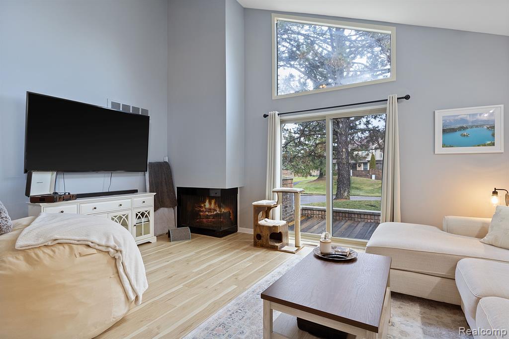 1561 S HILL Boulevard, Bloomfield Hills, MI 48304 — Photo 3