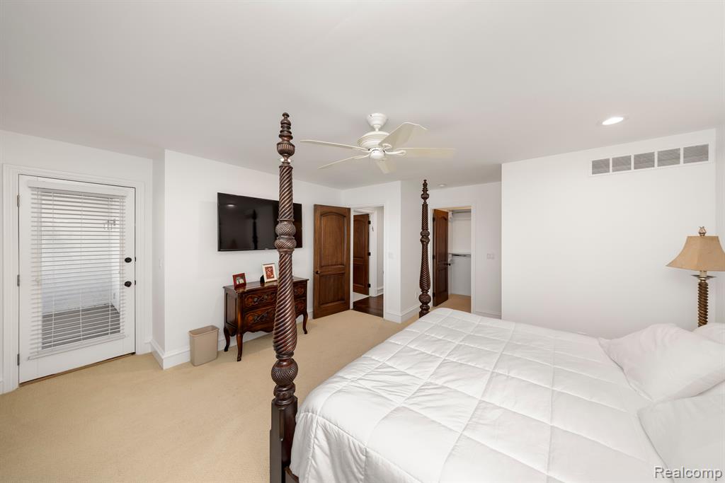 4326 COMMERCE Road, Orchard Lake Village, MI 48324 — Photo 32
