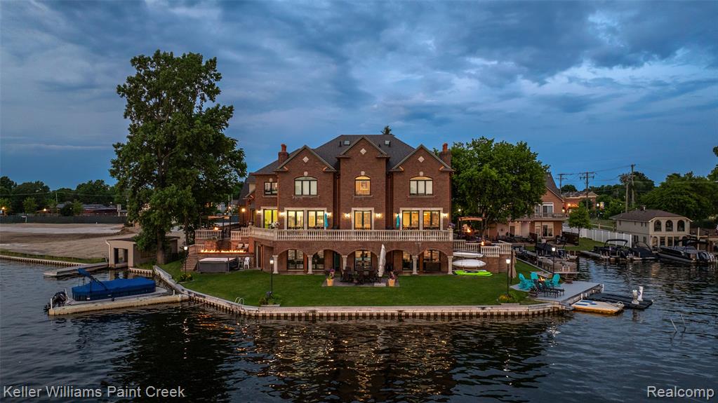 328 S Broadway Street, Lake Orion, MI 48362 — Photo 11