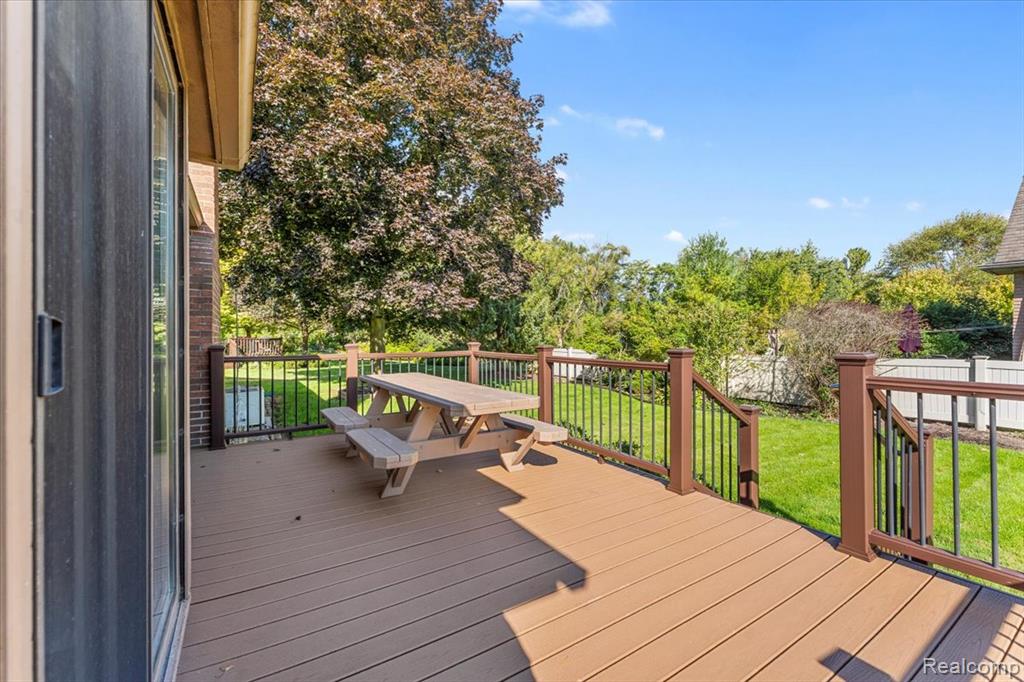 912 River Court, Wyandotte, MI 48192 — Photo 30