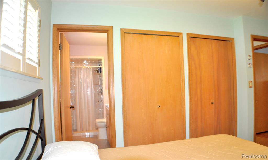 3593 Meadowleigh Lane, Waterford, MI 48329 — Photo 16