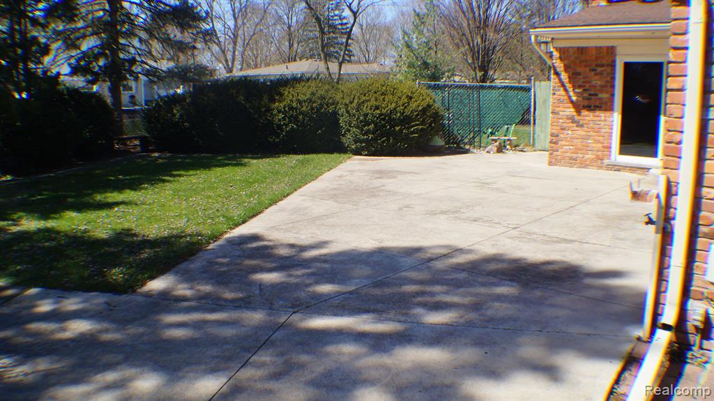 4609 CALVERT Court, Troy, MI 48085 — Photo 44