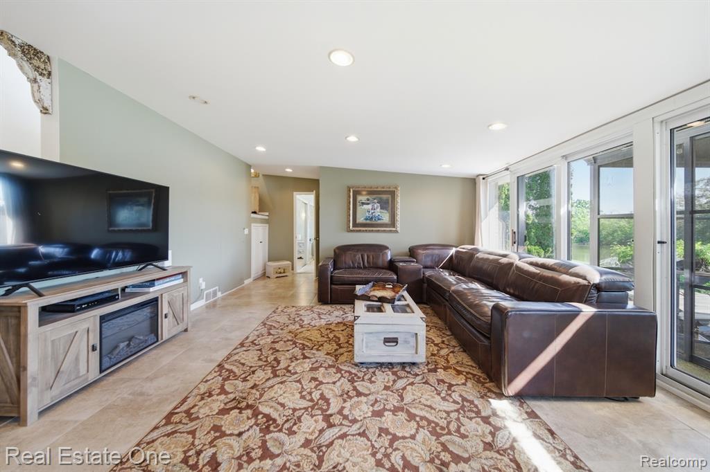 8080 Pine Ranch Drive, Brighton, MI 48114 — Photo 27
