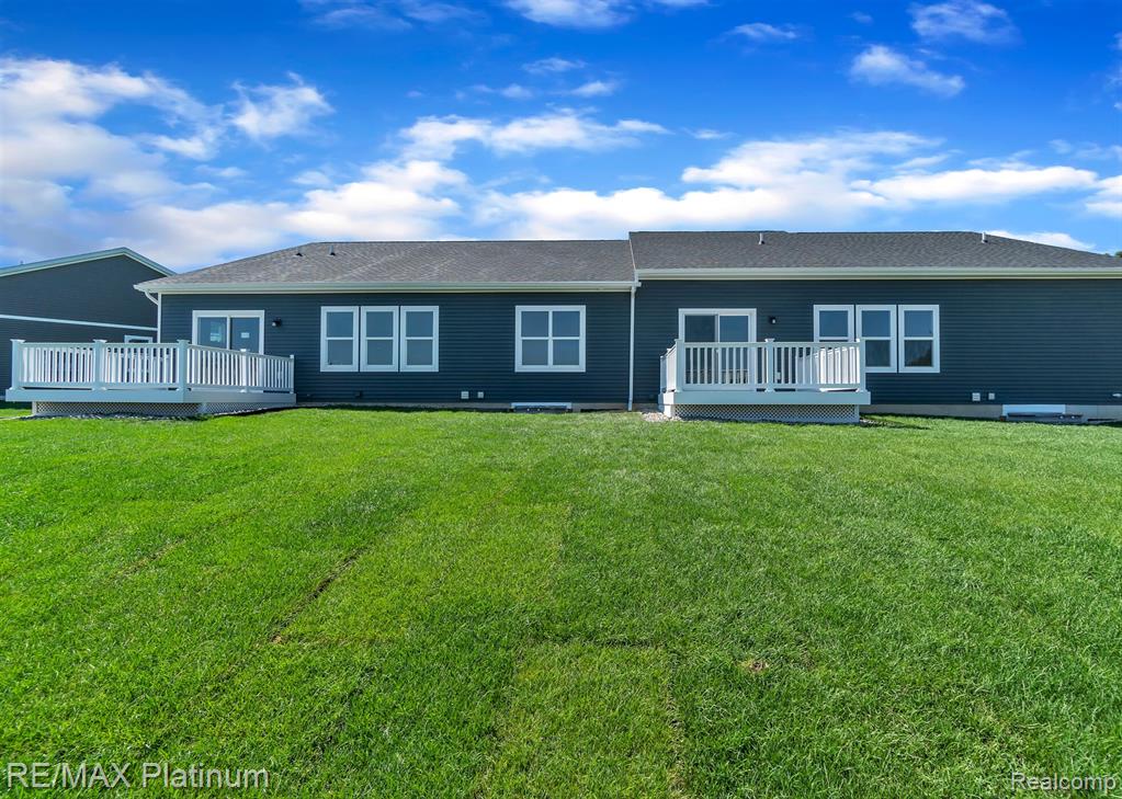 854 Oakwood Circle, 43, Fenton, MI 48430 — Photo 7