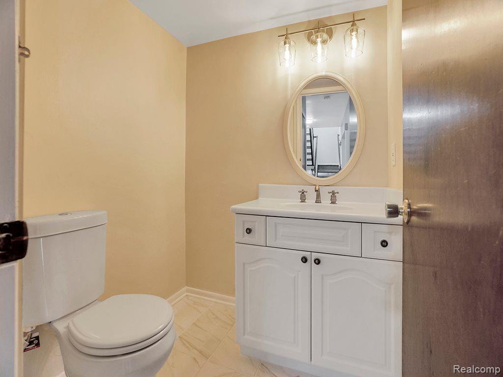 3092 LINDENWOOD Drive, Dearborn, MI 48120 — Photo 11