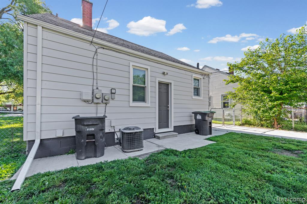 6556 Pelham Road, Taylor, MI 48180 — Photo 21
